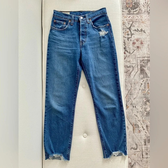 NWOT Levi’s Premium 501 Blue  Distressed Hem Denim Jeans Size 24-25 - Picture 3 of 15